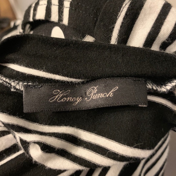 🎃 Honey Punch Cold Shoulder Mock Neck Striped Top - Picture 4 of 4